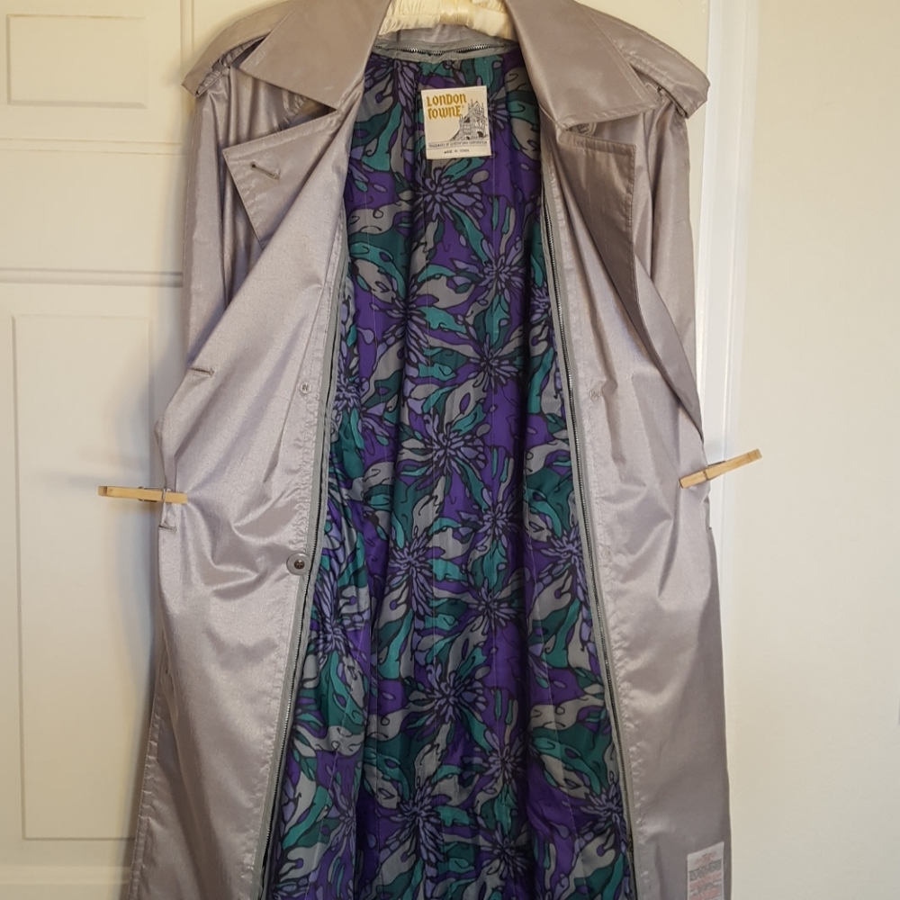 Vintage London Fog/Towne Trench Rain Coat Lined beautiful like new - Picture 5 of 8